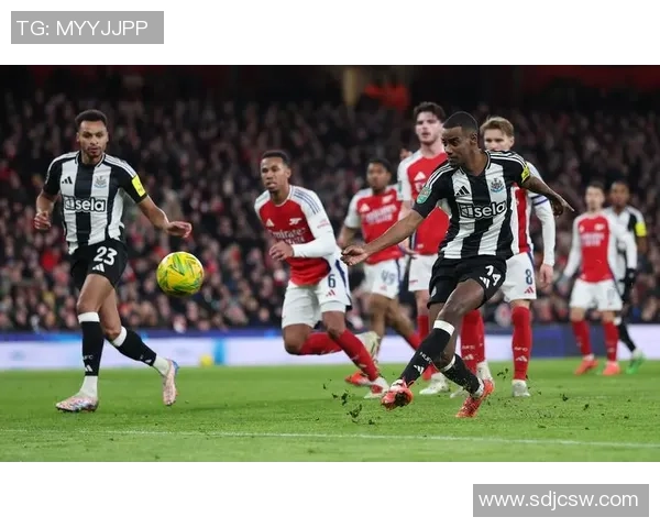 足总杯精彩对决纽卡斯尔与阿森纳全场回放及精彩瞬间解析